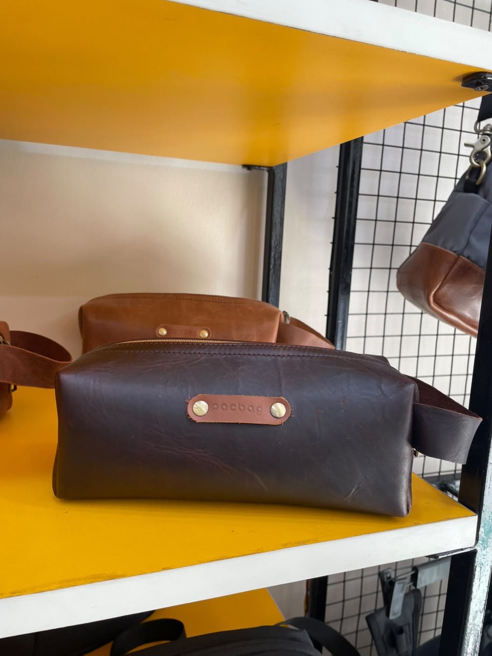 Essential pouch