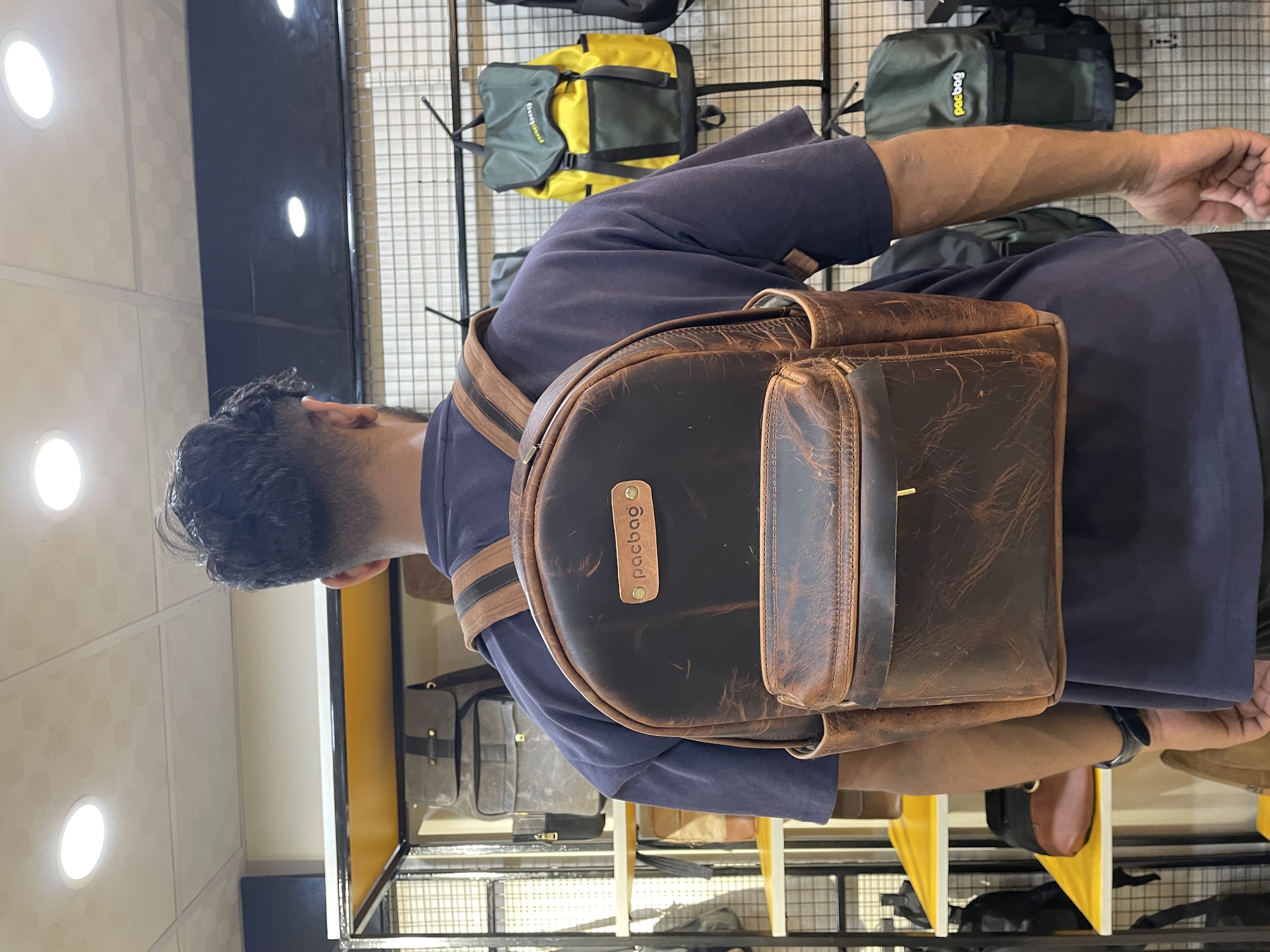 STATUS Full leather patan bag