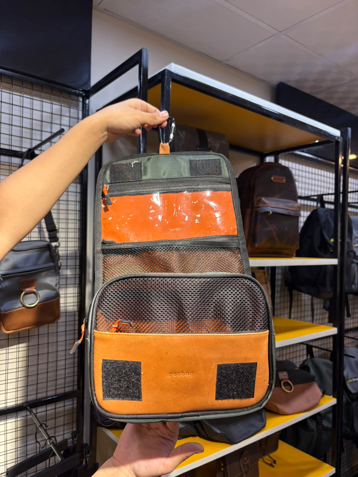 Toiletry pouch 4